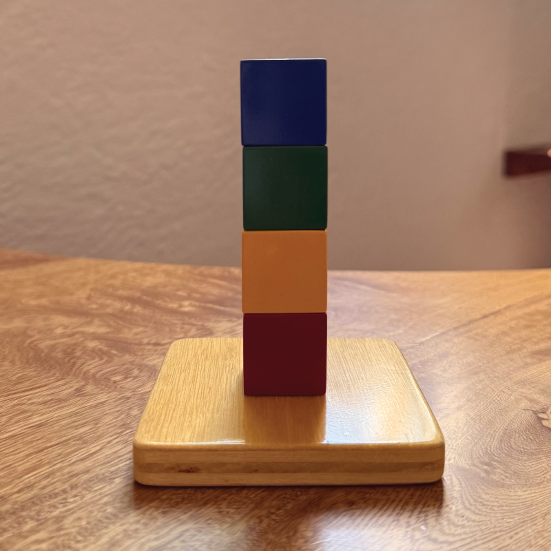 Cubos con clavija en vertical colores